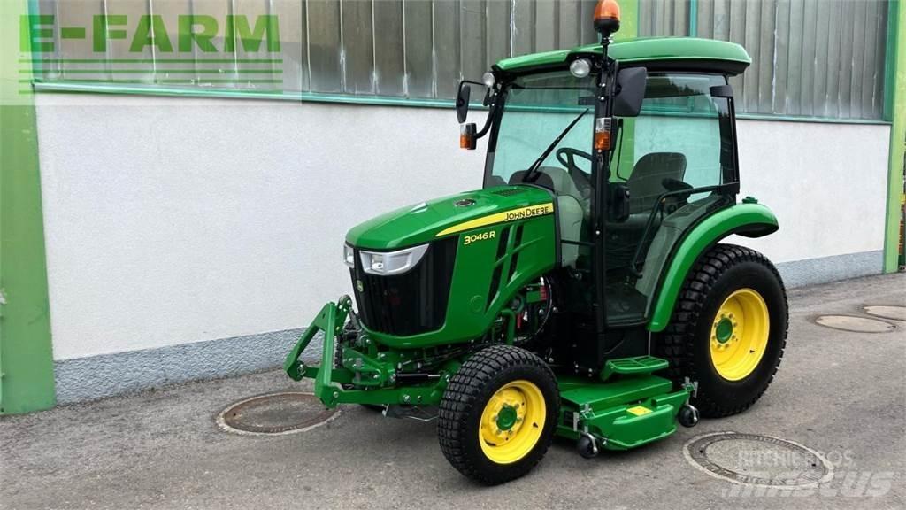 John Deere 3046R Traktory