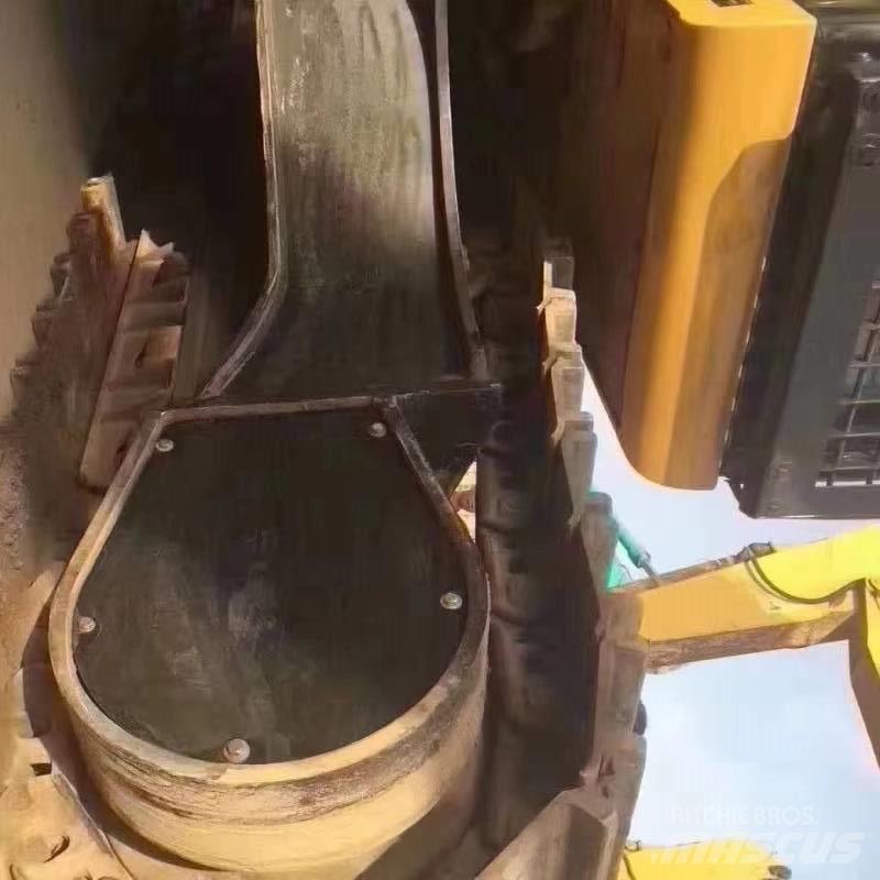 CAT 340 D L Pásové rýpadlá