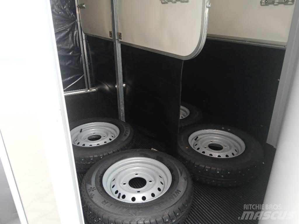 Ifor-Williams HB506 Prívesy na prepravu zvierat