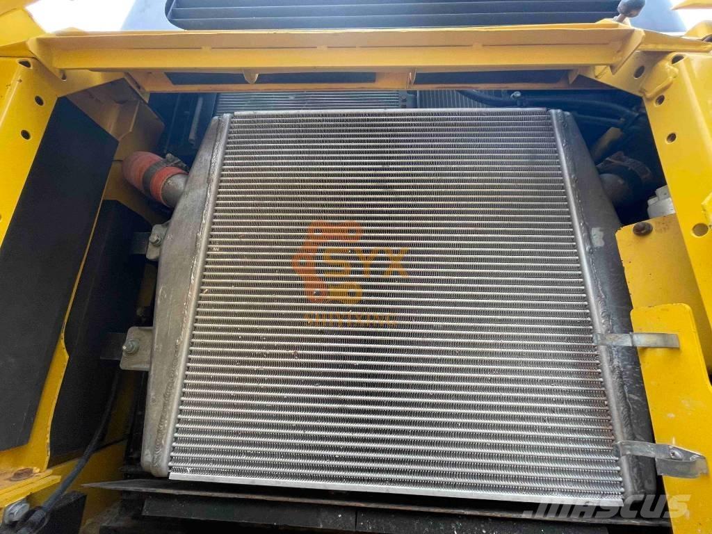 Komatsu PC 450-8 Pásové rýpadlá