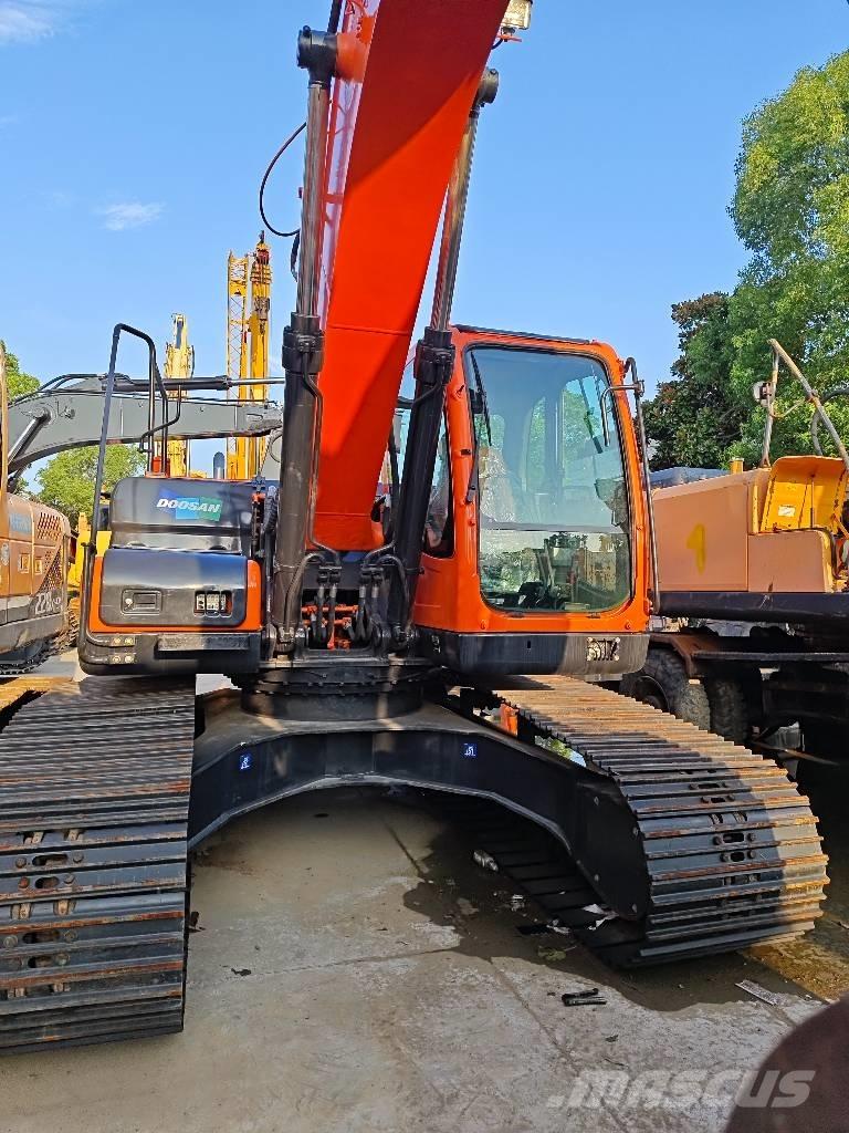 Doosan DX225LC-9C Pásové rýpadlá
