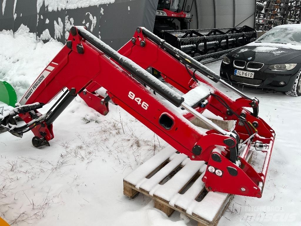 Massey Ferguson 945 Čelné nakladače a rýpadlá