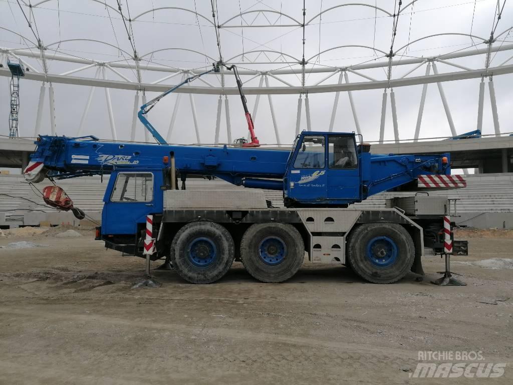 Liebherr LTM 1035 Univerzálne terénne žeriavy