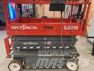 SkyJack SJ 3219 Nožnicové zdvíhacie plošiny