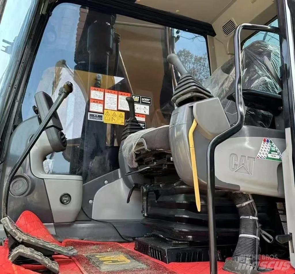 CAT 320 D Pásové rýpadlá