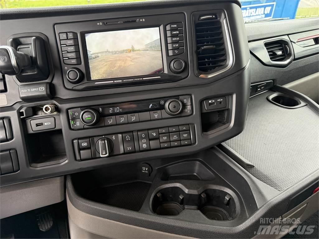Scania R650 6X2 Hákový nosič kontajnerov