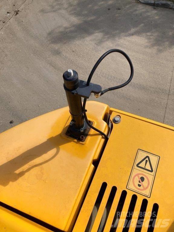 JCB 245 XR Pásové rýpadlá