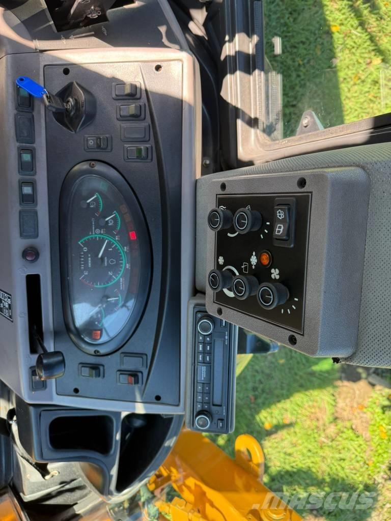 CASE 590 SM Rýpadlo-nakladače