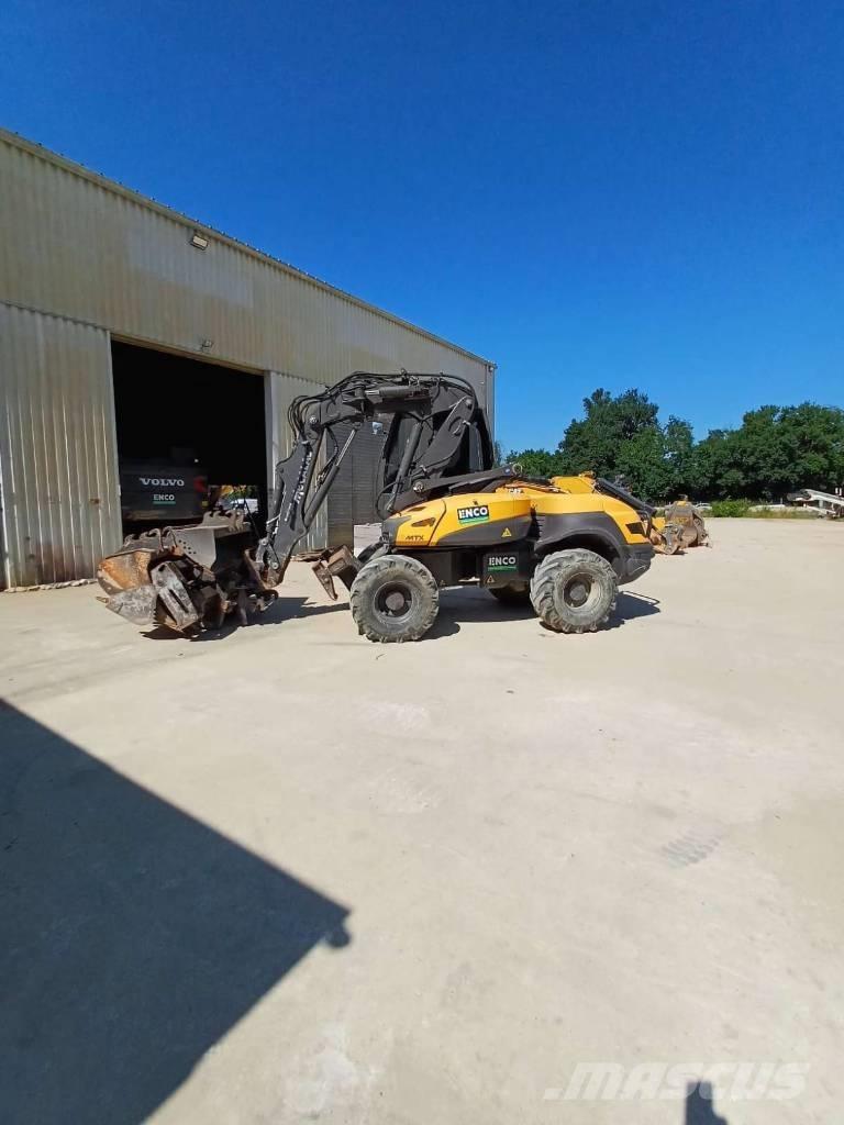 Mecalac 12 MTX Kolesové rýpadlá