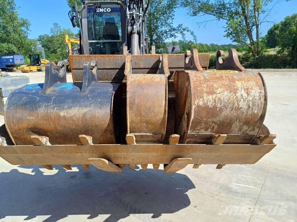 Mecalac 12 MTX Kolesové rýpadlá