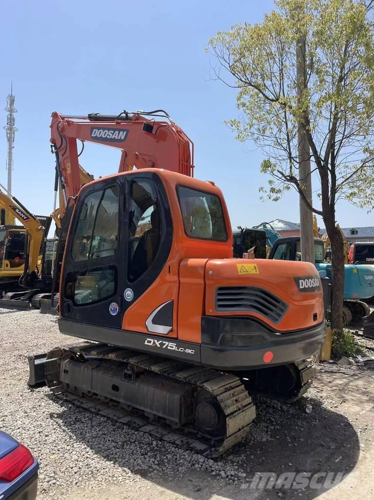Doosan DX 75-9 C Midi rýpadlá 7 t - 12 t