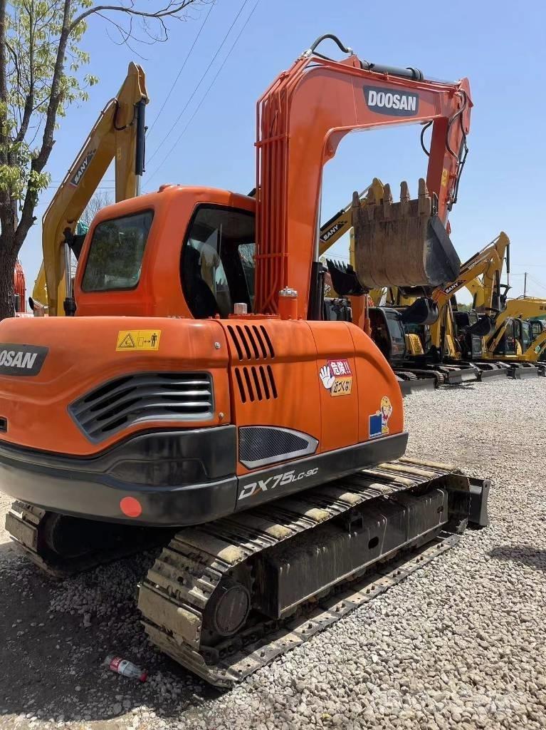 Doosan DX 75-9 C Midi rýpadlá 7 t - 12 t