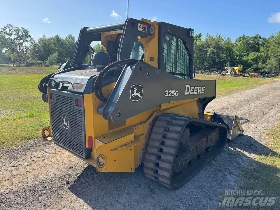 John Deere 325G Šmykom riadené nakladače