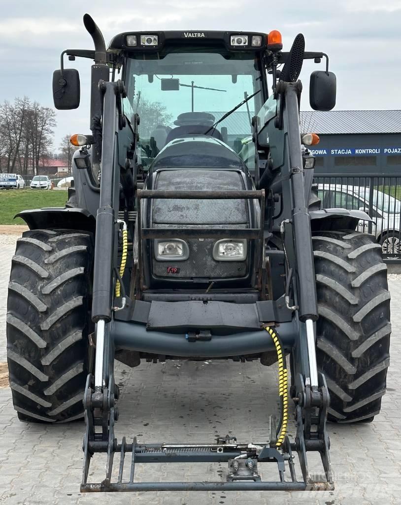 Valtra T 190 Traktory