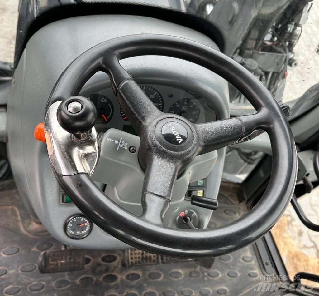 Valtra T 190 Traktory
