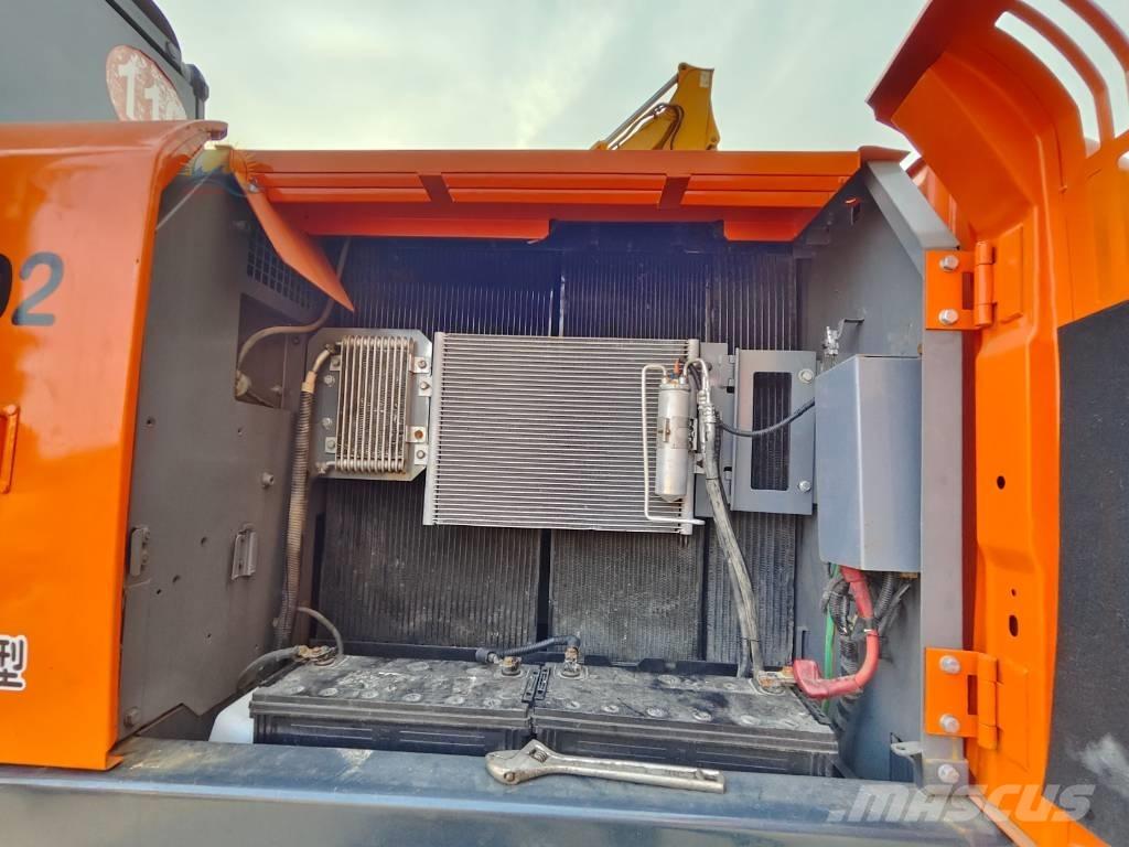 Hitachi ZX 210 Pásové rýpadlá