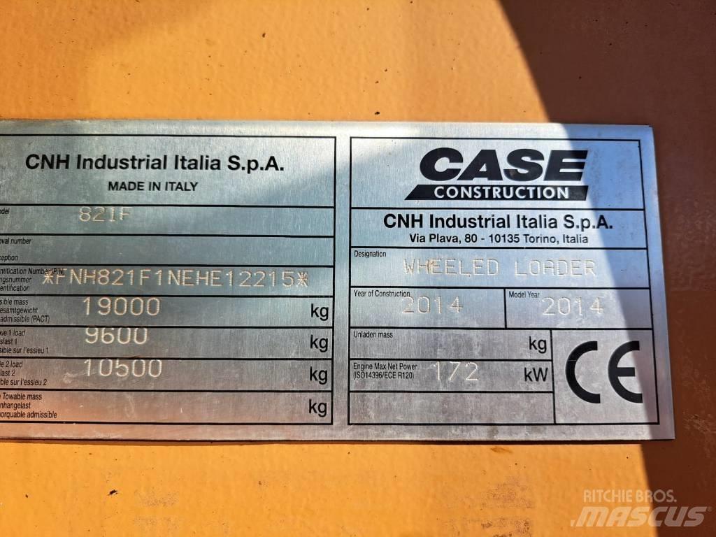 CASE 821 F Kolesové nakladače