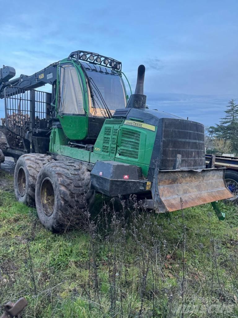 John Deere 1510G Lesné traktory