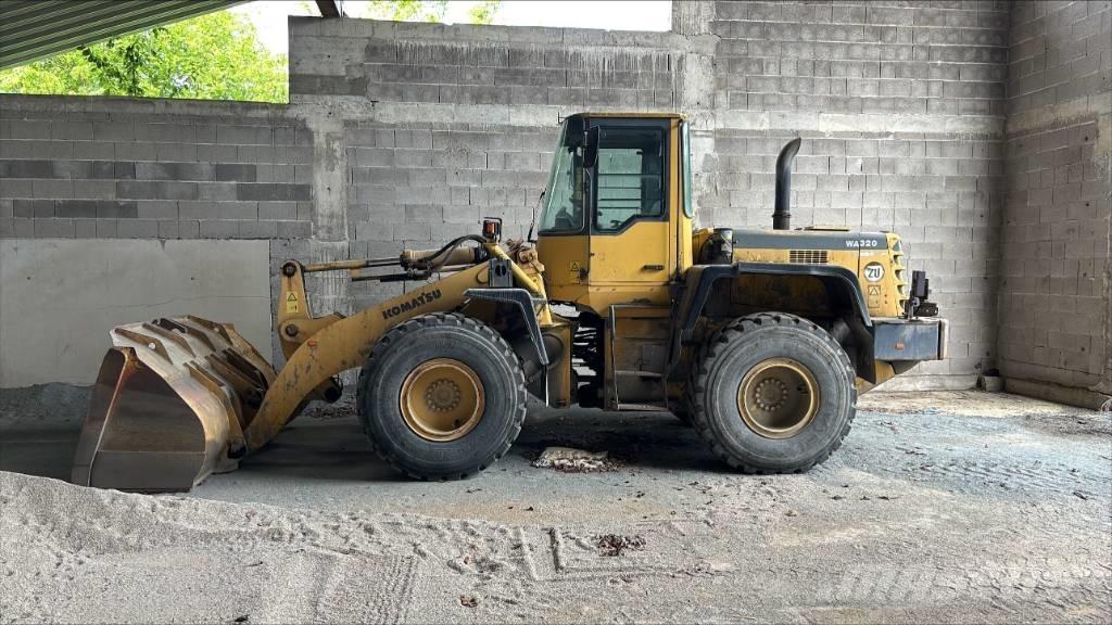 Komatsu WA 320-3H Kolesové nakladače