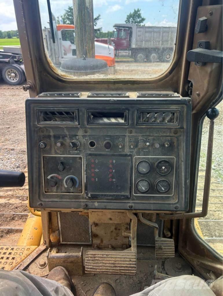 CAT D 5 H XL Pásové dozéry