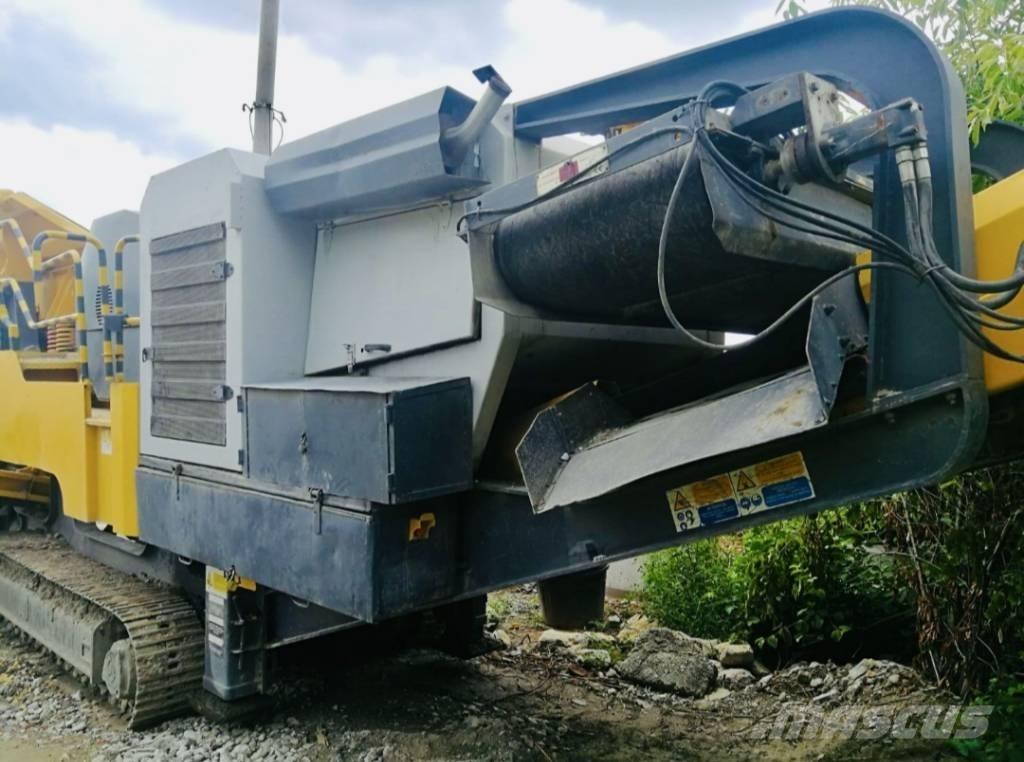 Sandvik QJ 240 Mobilné drviče