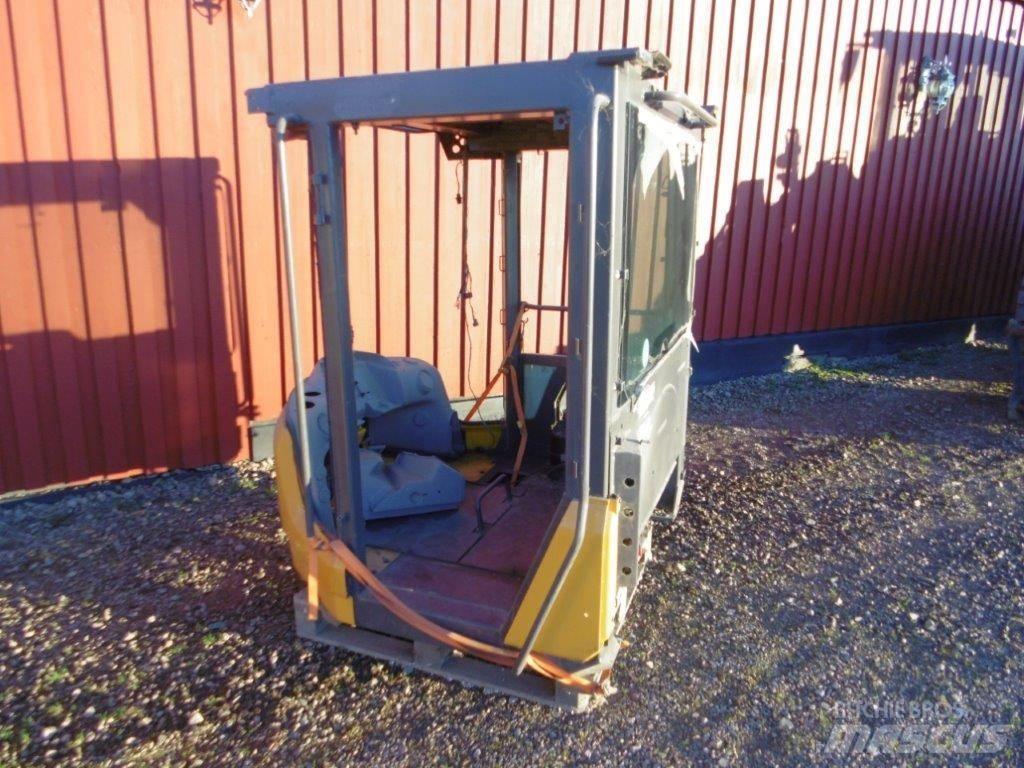  Hytt Volvo L60F Kabíny a interiér