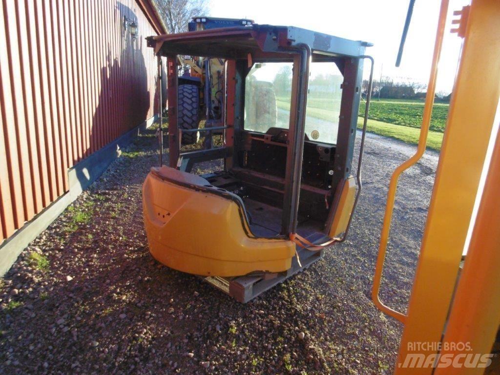  Hytt Volvo L60F Kabíny a interiér