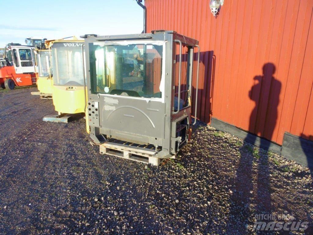  Hytt Volvo L60F Kabíny a interiér