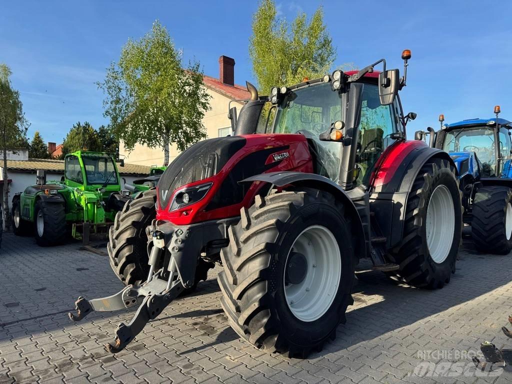 Valtra T234 VERSU Traktory