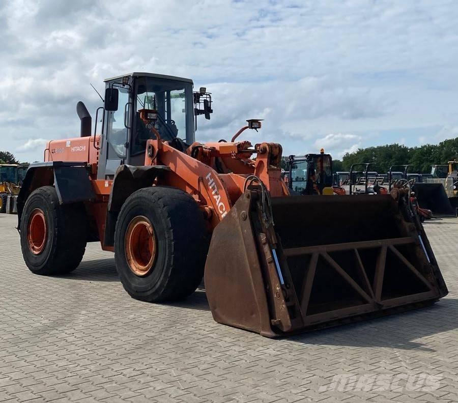 Hitachi LX 210 E Kolesové nakladače