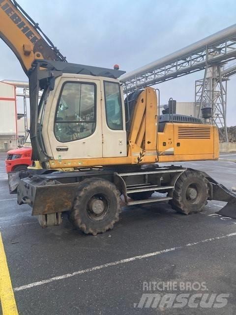 Liebherr 924C-LI Kolesové rýpadlá