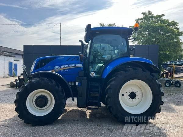 New Holland T7.225 Traktory