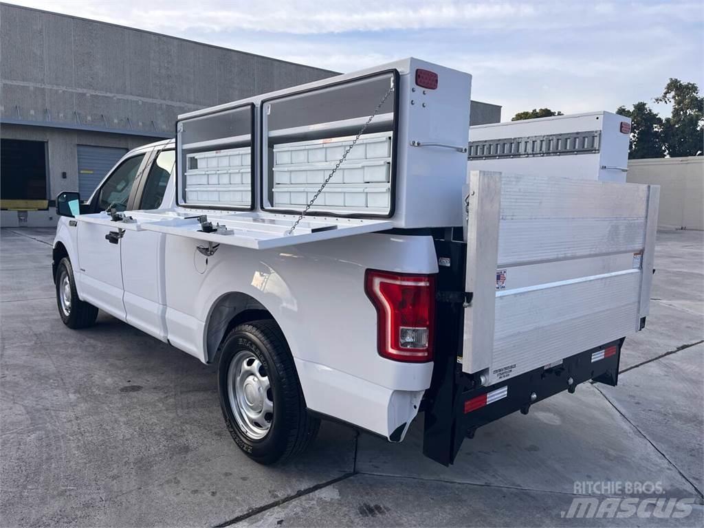 Ford F-150 Nakladacia/sklápacia bočnica
