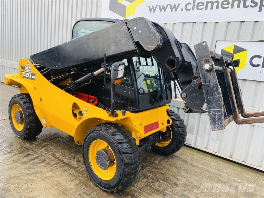 JCB 520-40 Teleskopické manipulátory