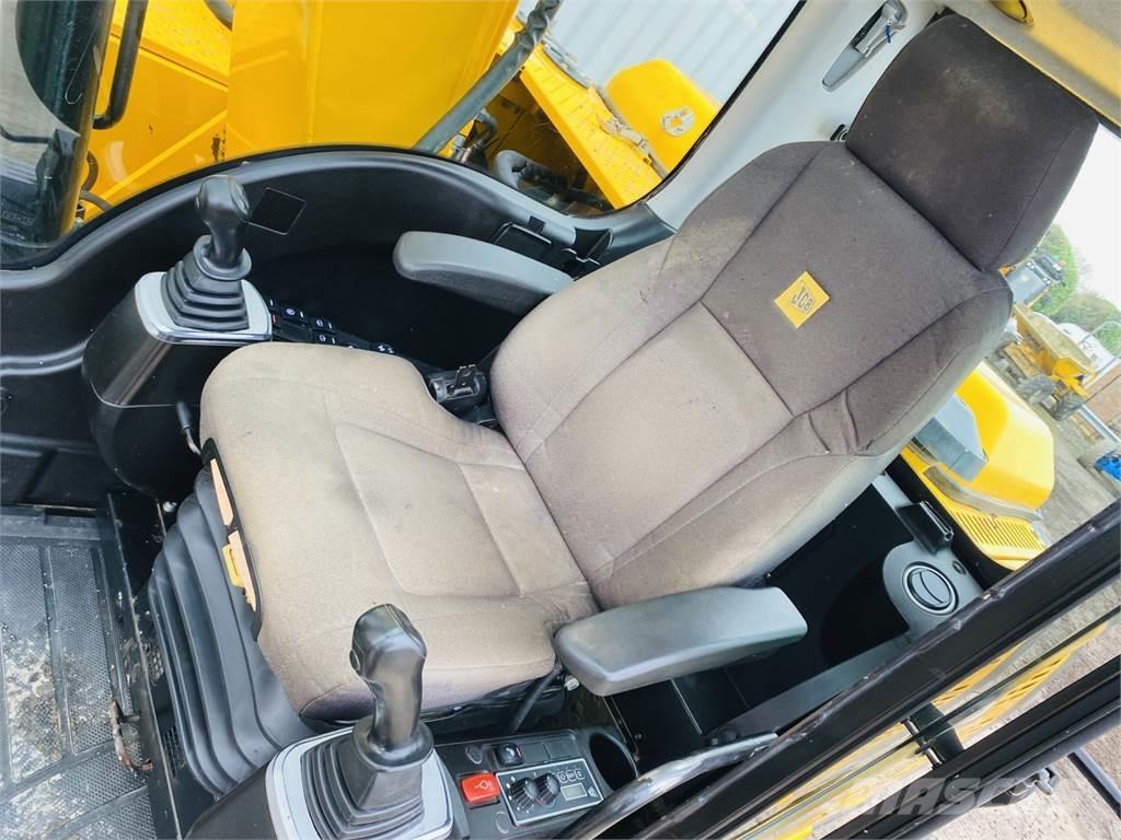 JCB JS130LC Pásové rýpadlá