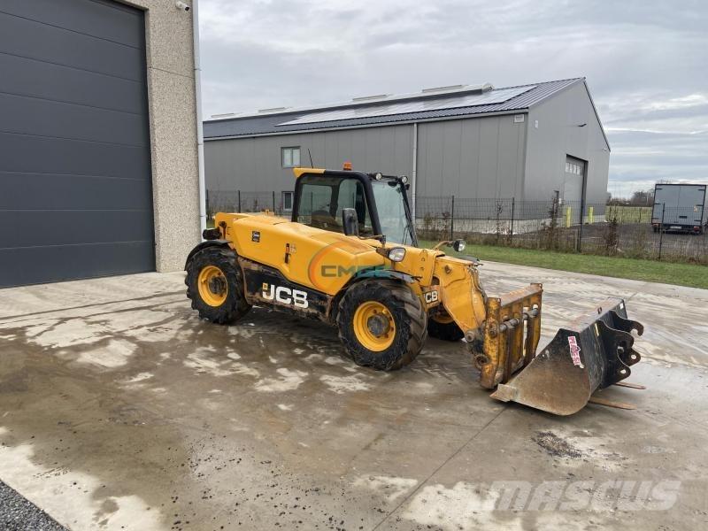 JCB 525.60 Teleskopické manipulátory
