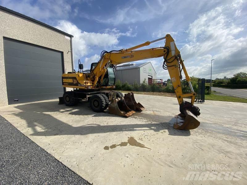 JCB JS145W Kolesové rýpadlá