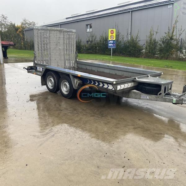 NC TPM35 Prívesy na prepravu automobilov