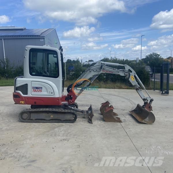 Takeuchi TB225 Kolesové rýpadlá