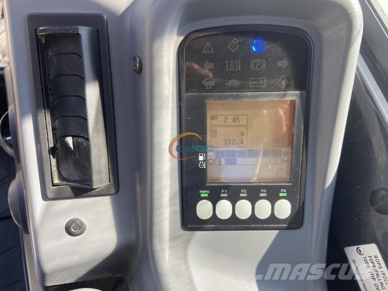 Yanmar VIO38-6 Kolesové rýpadlá