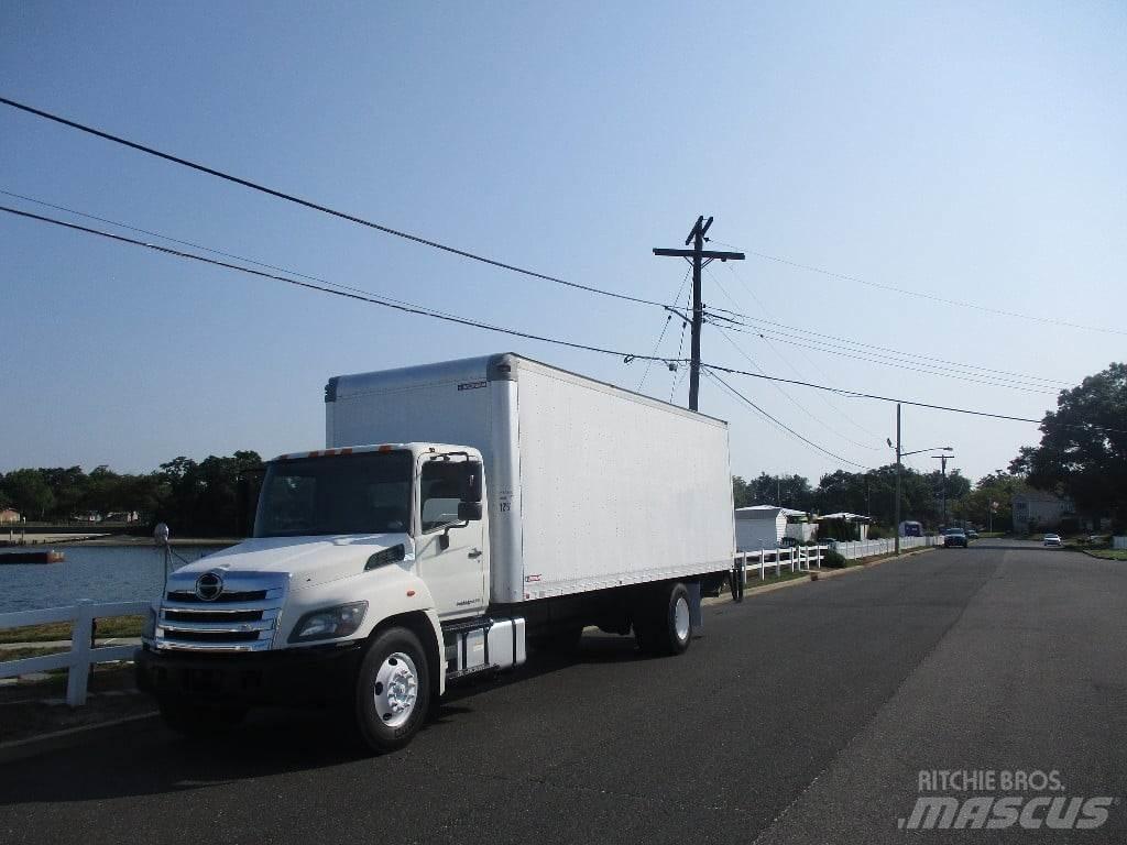 Hino 338 Skriňová nadstavba