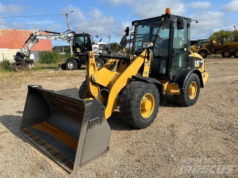 CAT 906H Kolesové nakladače