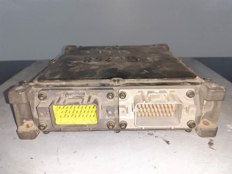 CAT 317B Kabíny a interiér