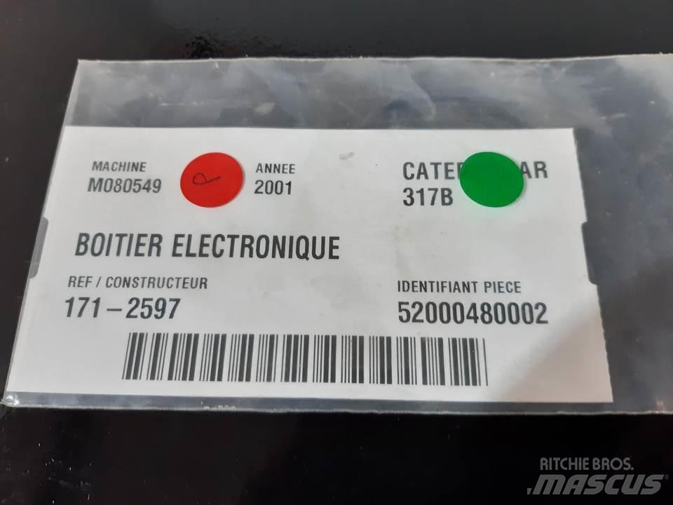 CAT 317B Kabíny a interiér