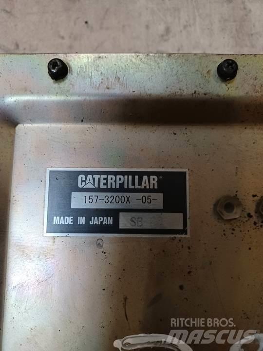 CAT 318C Kabíny a interiér