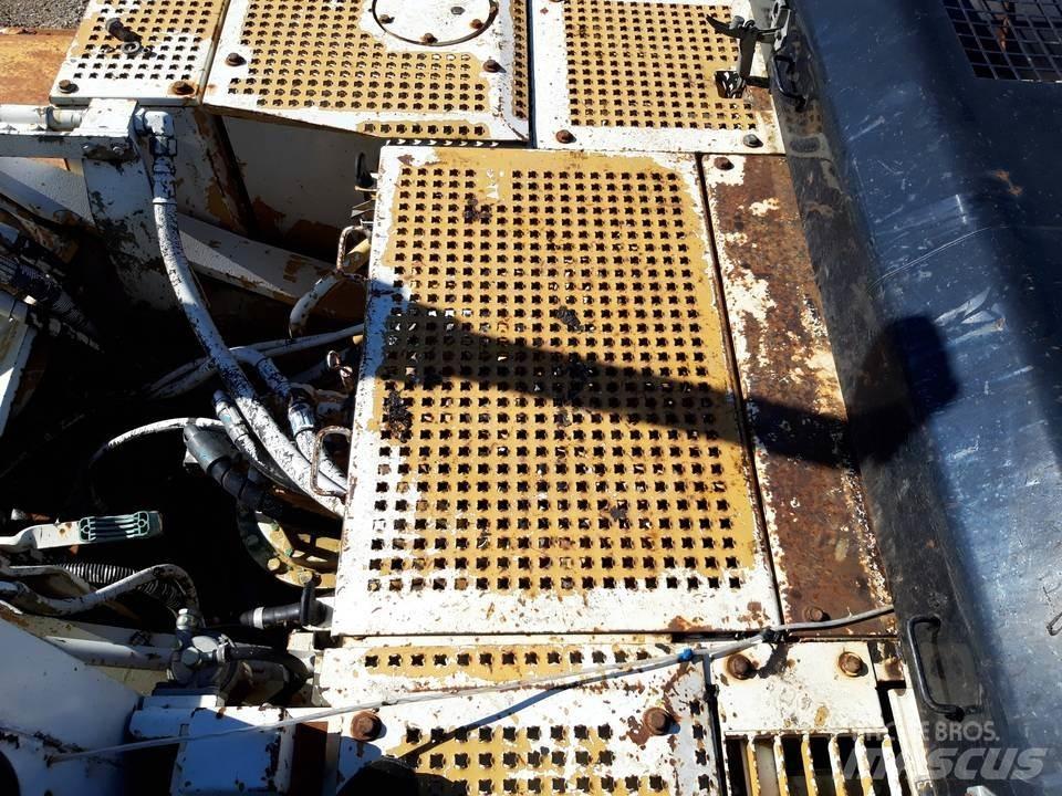 CAT 325LN Kabíny a interiér