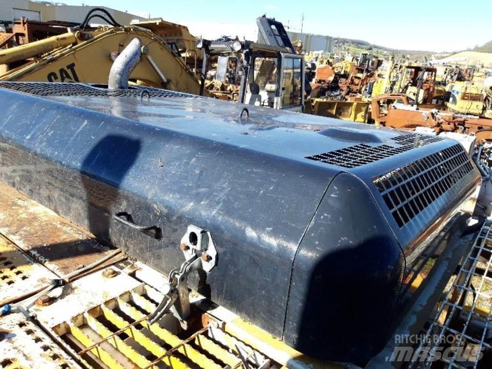 CAT 325LN Kabíny a interiér