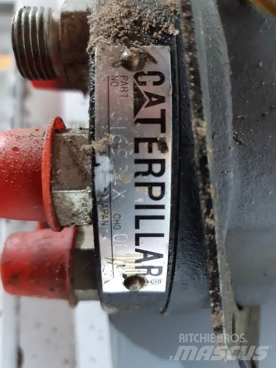 CAT 330L Kabíny a interiér