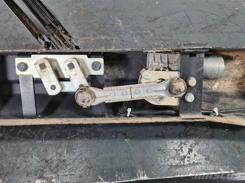 CAT 336DL Kabíny a interiér