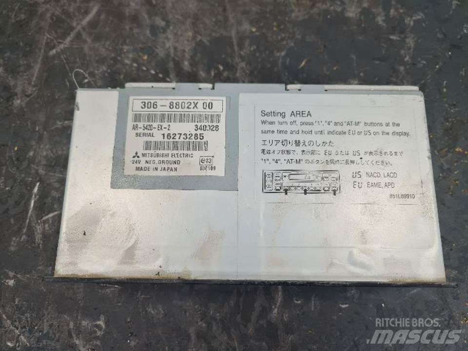 CAT 336DL Kabíny a interiér
